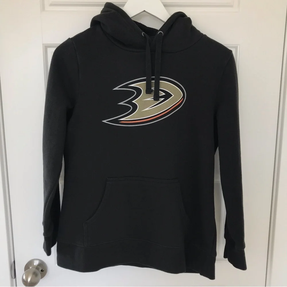 Fanatics // Women’s Anaheim Ducks #33 Jakob Silfverberg Antigua Pullover Hoodie